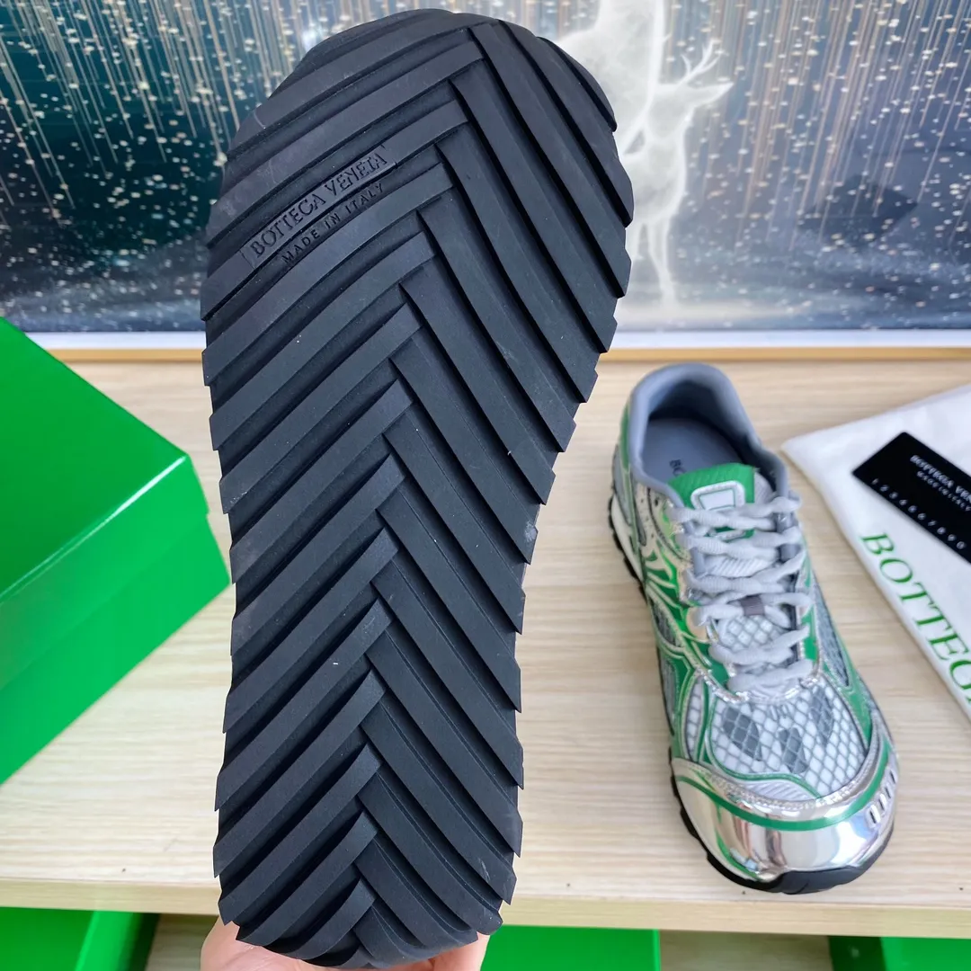 p620🐮🐮High-end version, the original 1:1 couple style new model is on the shelves🔥BV Orbit sneakers Wang Yibo's same style couple's Dad Runner sneakers, made of lightweight technical mesh fabric. Features a geometric patterned rubber outsole. The outsole is made of color-blocked TPU outsole. Size: women’s shoes 35-40, men’s shoes 39-45.